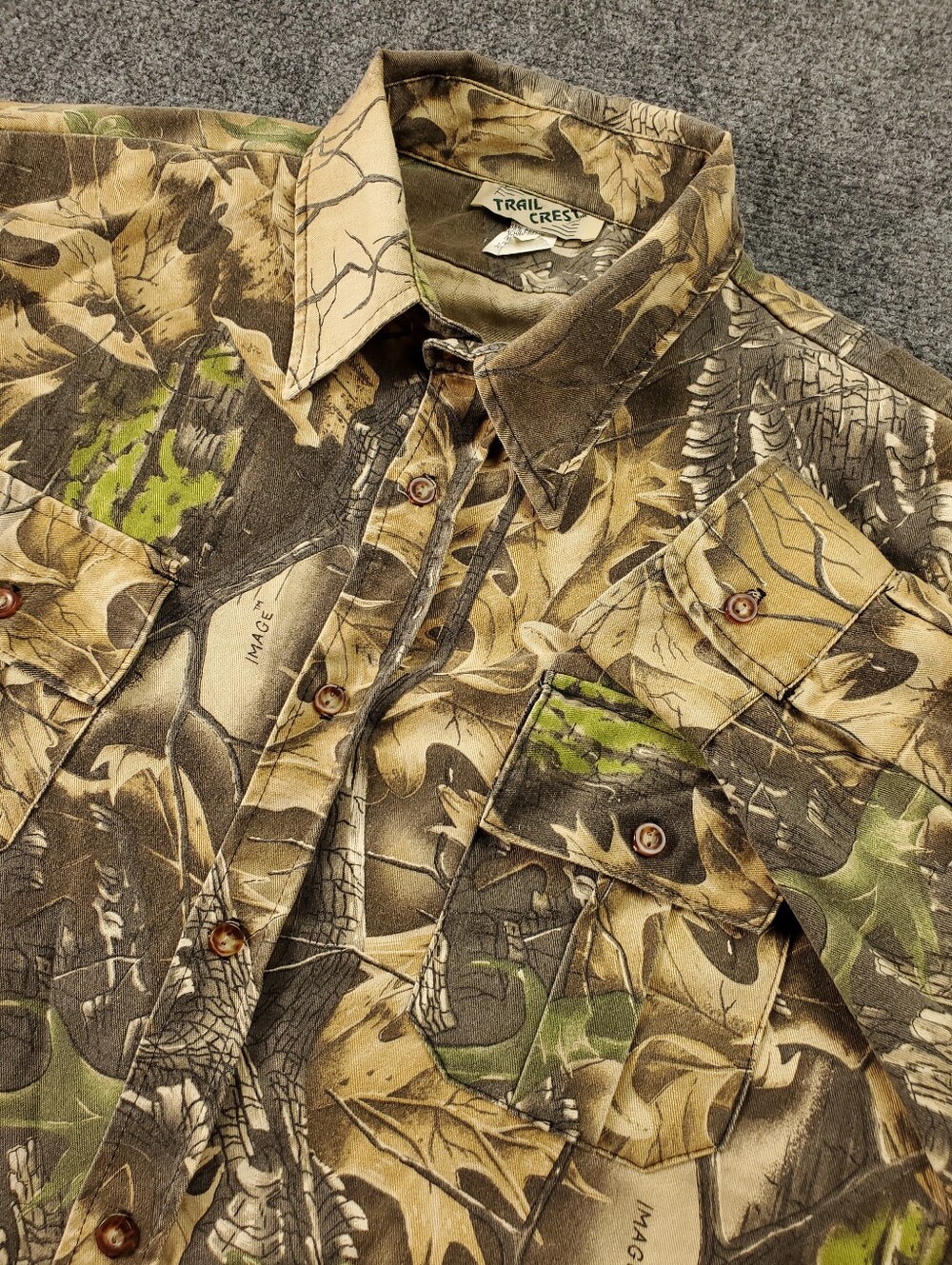 Vintage Trail Crest Image Camo Hunting Shirt 2XL Long Sleeve Button Up Oak Leaf